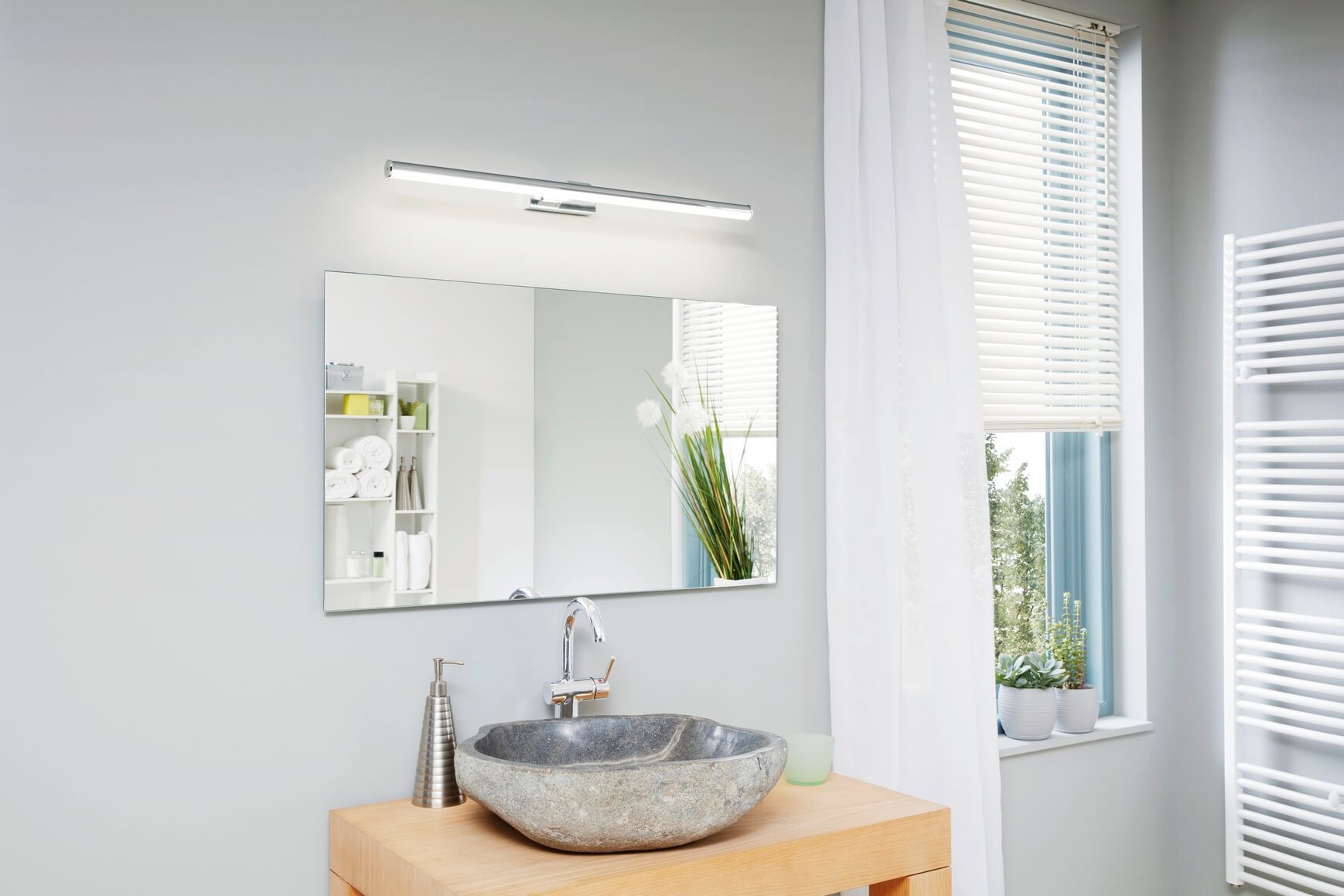 97083 Güzgü üçün arxa işıq plastik xrom ağ 1X14W(LED) 5/78/12.50 sm VADUMİ