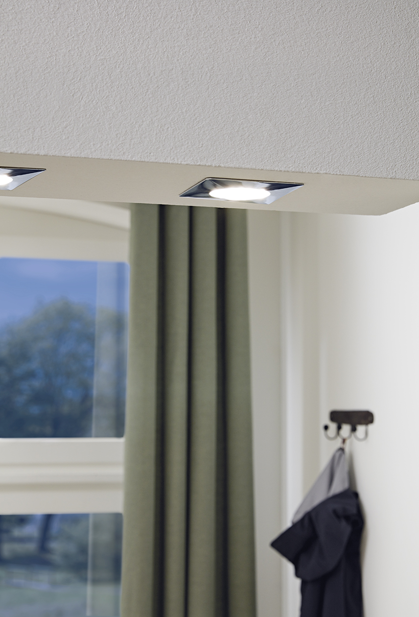 95862 Spot plastik xrom 1X12W (LED) Ø102 PINEDA