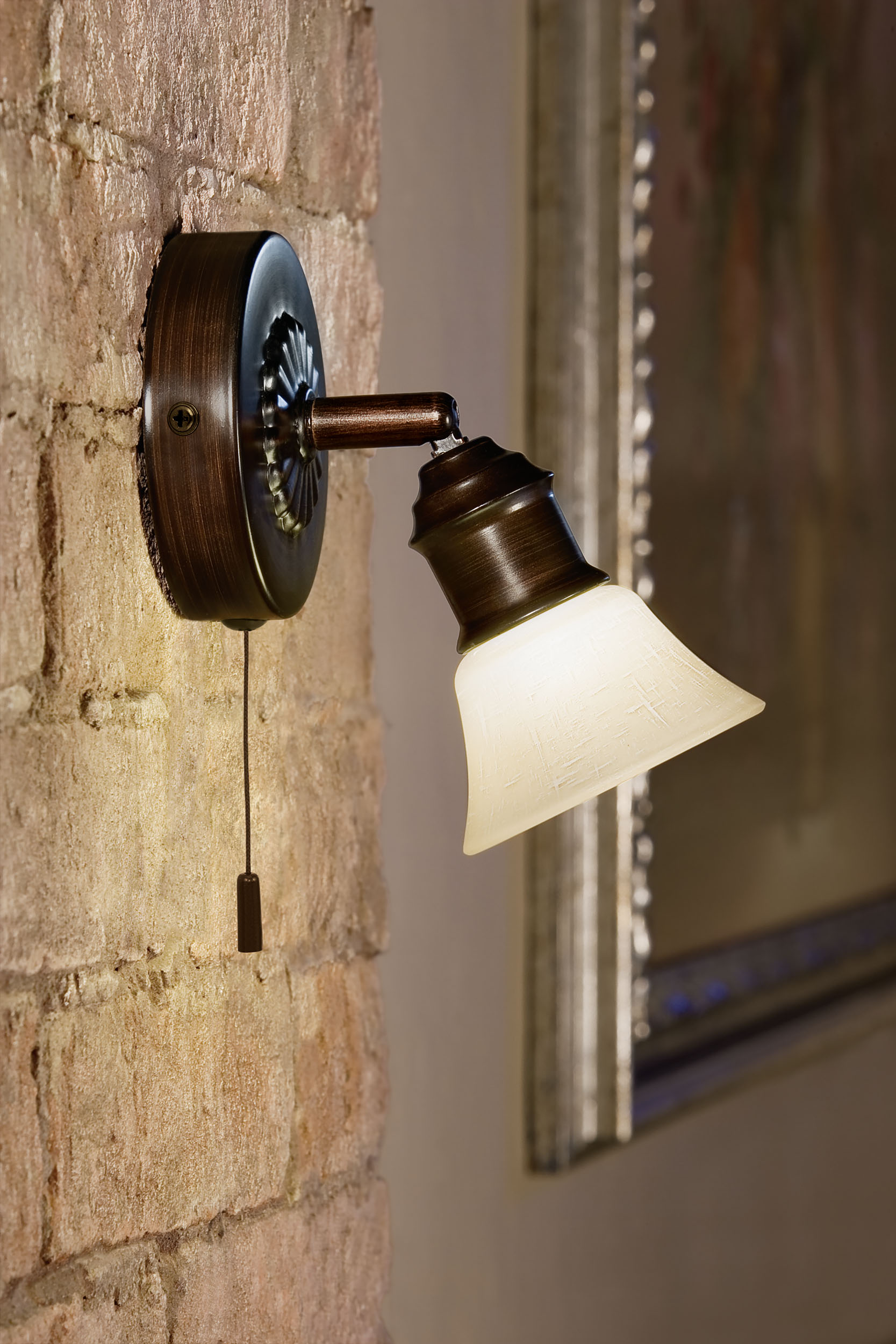 89057 Divar işığı metal tünd qəhvəyi bej şüşə 1X40Vt D10sm ALAMO