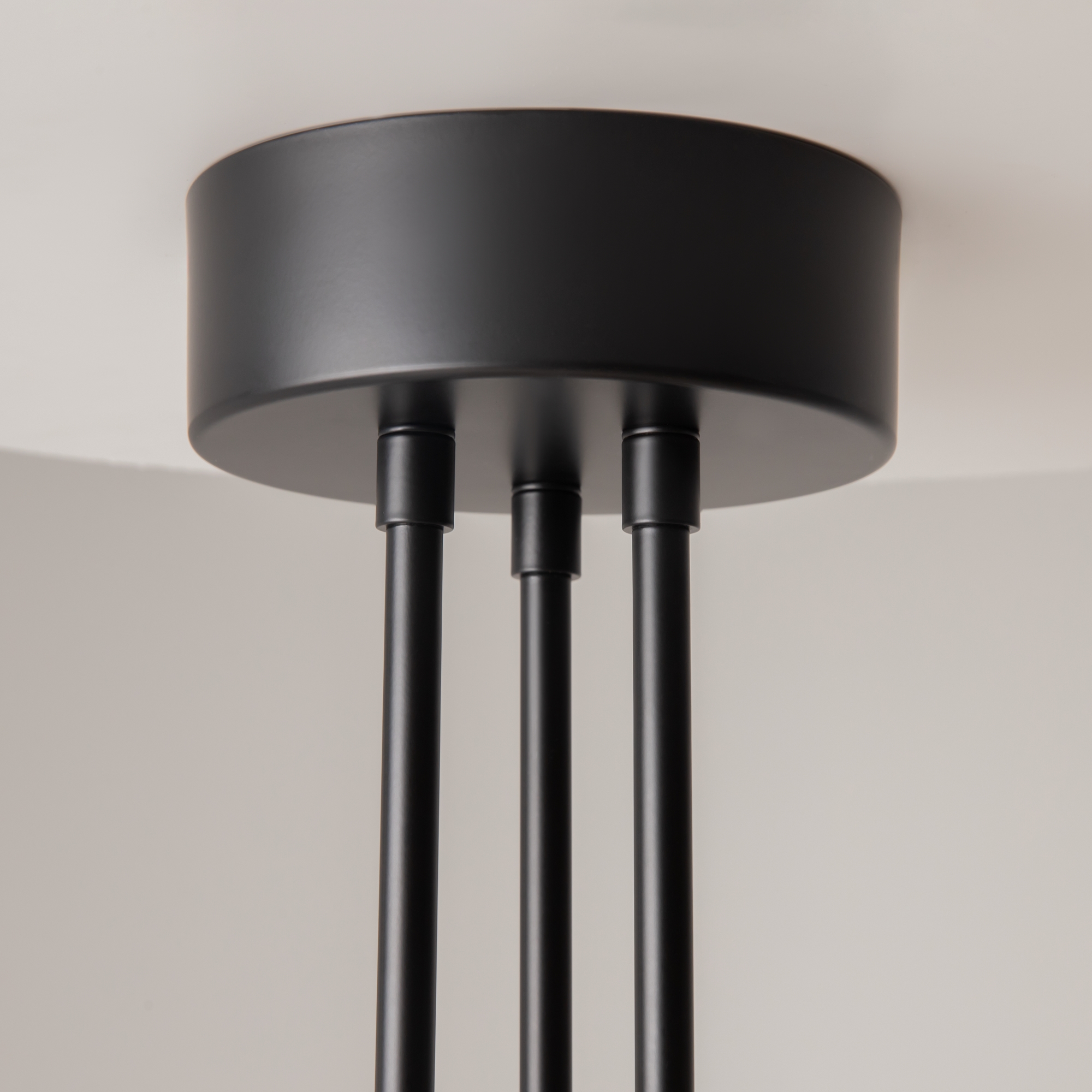 MOD070PL-L38B3K Çilçıraq qara metal ağ akril 6X6Vt 62/89/55sm FAD