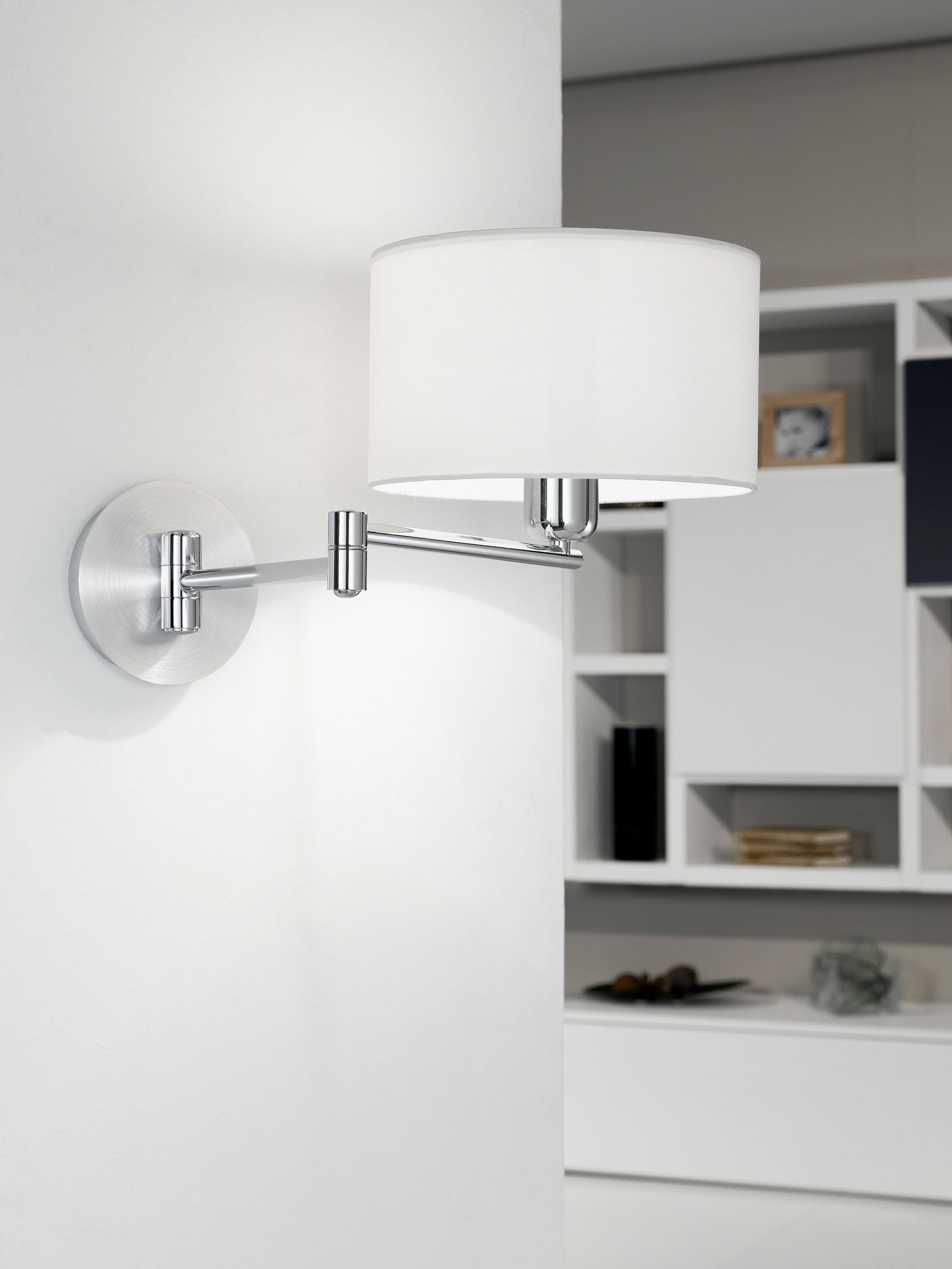 88563 Divar işığı bej şüşə xrom metal