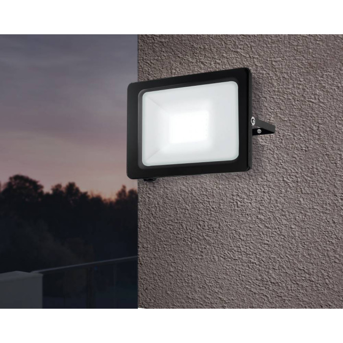 900256 Çöl divar lampası qara STRAHLER 102W FAEDO 3